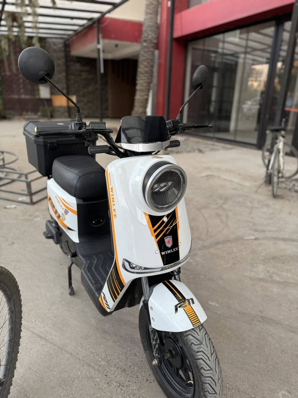 سلام عليكم
دراجه صارلها اقل من شهر تقريبا ٢٥ يوم وصلها موجود دراجه كلش جديده شخطه ما بيها نقص واحد مابيها وين متريد اخذها افحصها سعر٦٠٠ وبيها مجال مكان بغداد ***********
