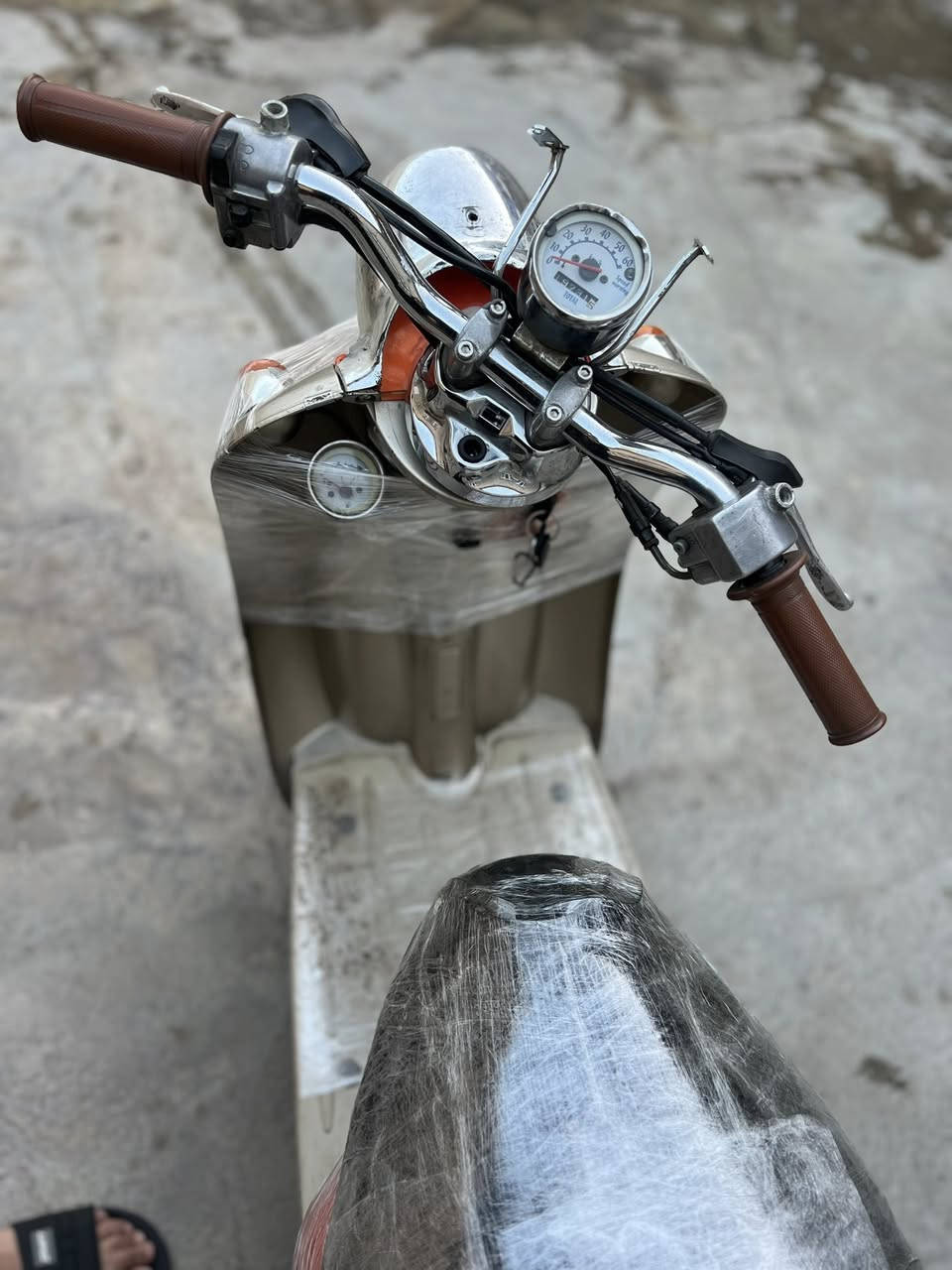 سلام عليكم دراجه عبد الحليم للبيع 350وبي مجال للطيبين دراجه ماناقصه شي بس سلف او مراوس ويه إيراني


**إذا كنت صاحب هذا الإعلان وتريد حذفه لأي سبب، رجاءا أرسل رسالة إلى الدعم الفني**