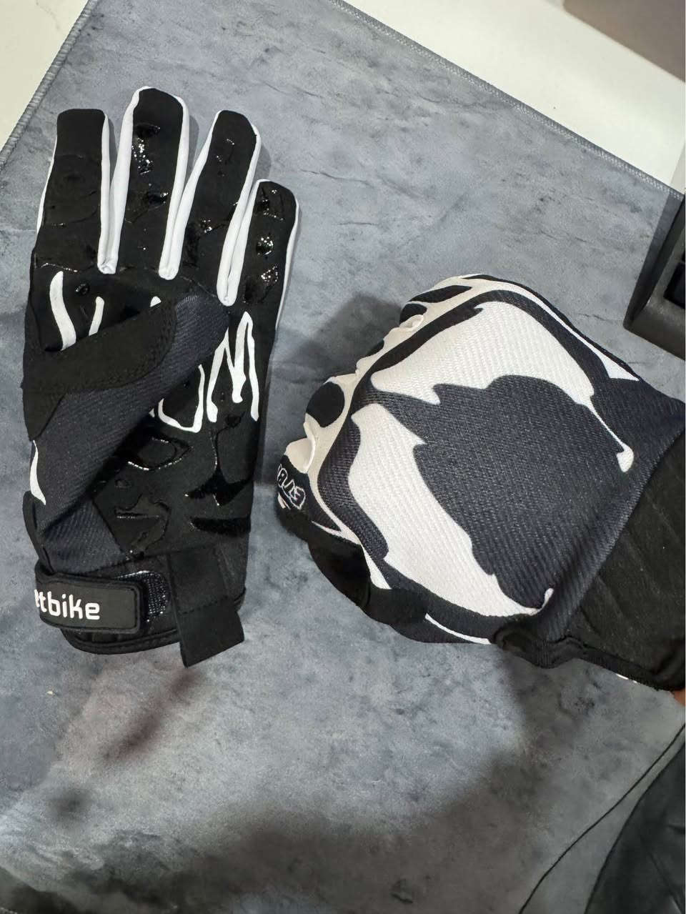 سلام عليكم جفوف دراجات جدد اصليات كلس مرتبه قياس مديم لازج توصيل موجود خاص او *********** 
٢٥ الف و٧٥ الف Colombo, Sri Lanka
