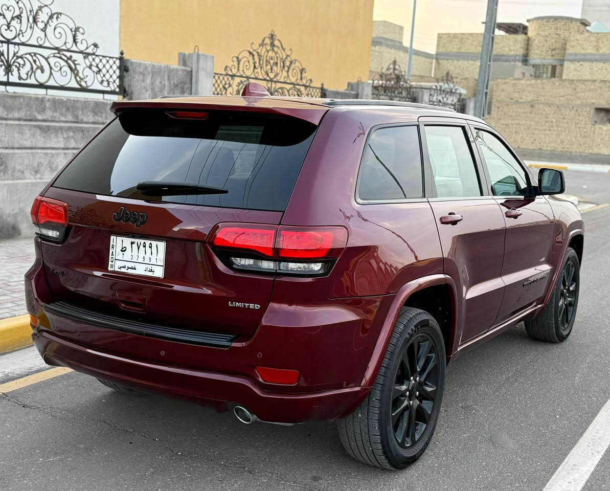 جيب كراند شيروكي بلاك توب 2018
رقم بغداد تحويل مباشر 
حجم المحرك : 6 سلندر 3600 فور ويل 
عداد المسافه : 78 الف mill
الضرر : صبغ جاملغ خلفي وتبديل صندوق نفس اللون ايرباك سليم 

المواصفات ..
بصمة تشغيل وابواب تشغيل عن بعد
مقاعد جلد كهرباء تدفئه - تدفئه ستيرن
نقاط عمياء - قياده اليه - صندوق كهرباء
مري قلاب - لايت عدسات زينون 
حساس خلفي - رادار خلفي 
كير ومحرك بلادي مامفتوح 
مسويلها ادامة كامله بدون اي نقص 
السعر 225 ورقه قابل لتفاوض 
*********** مهندس حسين  
كربلاء / حي الحسين 
شركة_المتحدة_لمزادات_السيارات_وقطع_الغيار
