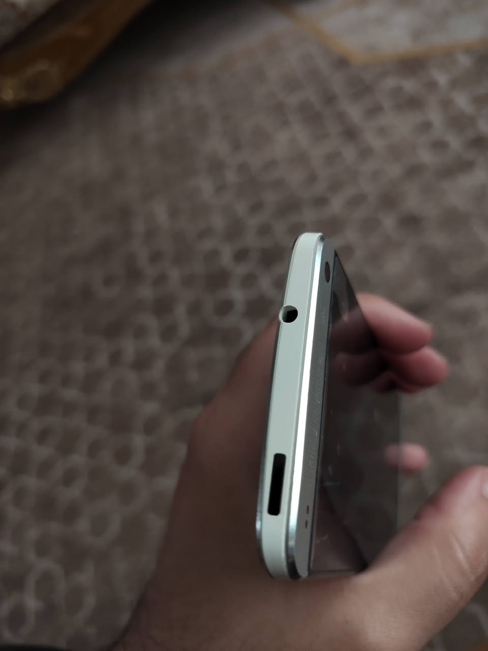 HTC one Silver Edition 32GB
السلام عليكم و رحمة الله و بركاته
جهاز اتش تي سي ون نظيف جدا جدا نظافه تزيد عن 95%
حتى اللزكه بعدها عالشاشه والضهر
و يشغل كل شبكات الاتصال ويدعم wi-fi و 4G 
لمحبي اقتناء الاجهزة النادره لغة عربيه مبرمج شرق اوسط
السعر ١٢٠ الف وبي مجال الشراي يدلل ومتوفر توصيل


**إذا كنت صاحب هذا الإعلان وتريد حذفه لأي سبب، رجاءا أرسل رسالة إلى الدعم الفني**