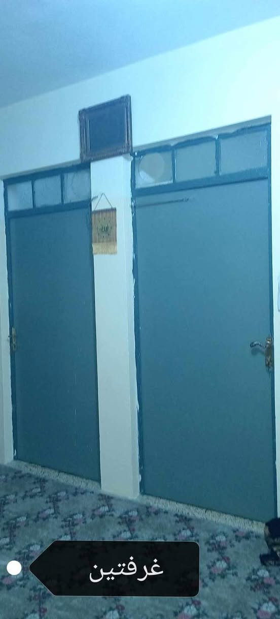 السلام عليكم  بيت للبيع بيها ٥ غرف نوم دبل حمامات دبل مطابخ المكان بعويزة خلف العلاوي ثاني فرع مساحة البيت ٢٥٦ متر ١٦ في ١٦ السعر ٧٠ مليون للمعلومات إتصال على رقم *********** او ***********
