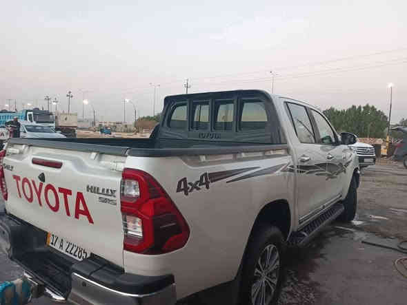 السلام عليكم تويوتا هايلوكس موديل 22 رقم مثنى السياره بها قطعتين تبديل اصلي الباب وجاملغ السبب شخط  بدون دواخل فول مواصفات جديده بمعنى الكلمه ماشيه 100 باسمي والباقي كفاله عامه على السونار بيع ومراوس ماكينه اربعه سلندر
السعر 290 بيها مجال بسيط 
تلفون ***********
العنوان ذي قار 
الفجر
