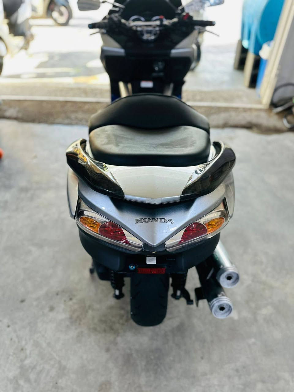 دراجه ربه جديده ما عوزها شي عادي وتماتيك تشتغل حساسات فول  بعد ربه هاذ رقمي وبيك خير وتدلل *********** عمارة, ميسان
