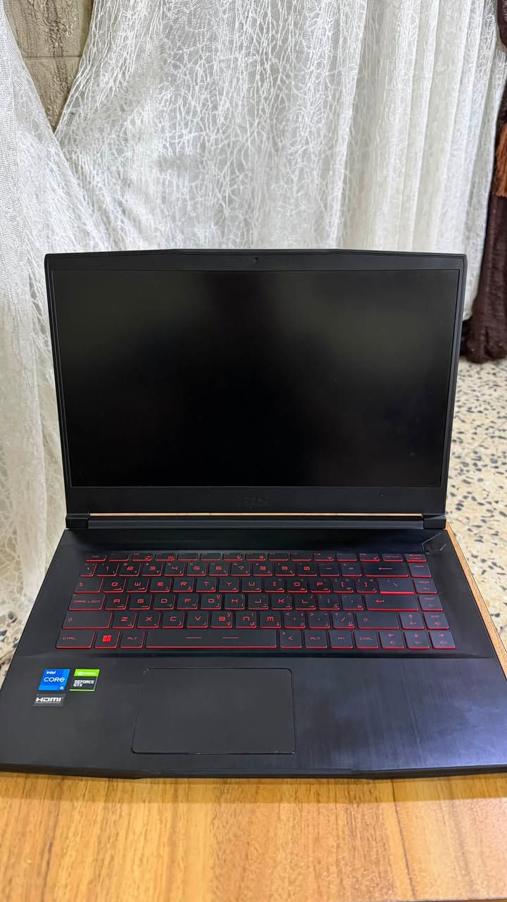 السلام عليكم
للبيع لابتوب MSI GF63 Thin 11SC بحالة ممتازة 🔥

💻 المواصفات:

* الموديل: MSI GF63 Thin 11SC

* المعالج: Intel Core i5-11400H (جيل 11) – 6 Cores / 12 Threads – حتى 4.5GHz

* كرت الشاشة: NVIDIA GeForce GTX 1650 Max-Q 4GB GDDR6

* الكرت المدمج: Intel UHD Graphics

* الرام: 16GB DDR4 3200MHz (Dual Channel)

* التخزين: 512GB NVMe SSD (Micron 2400)

* الشاشة: 15.6” Full HD (1920×1080)

* نظام التشغيل: Windows 11 الاصلي

✅ مناسب للألعاب، الدراسة، البرمجة، التصميم، والمونتاج.

✅ يشغل GTA V، EA FC 26، Valorant، CS2، Fortnite وغيرها بأداء ممتاز.

📦 الحالة: مستخدم استعمال شخصي وبحالة ممتازة.

🔌 الشاحن الأصلي موجود.

💰 السعر المطلوب: 650,000 الف وبيها مجال بسيط


**إذا كنت صاحب هذا الإعلان وتريد حذفه لأي سبب، رجاءا أرسل رسالة إلى الدعم الفني**