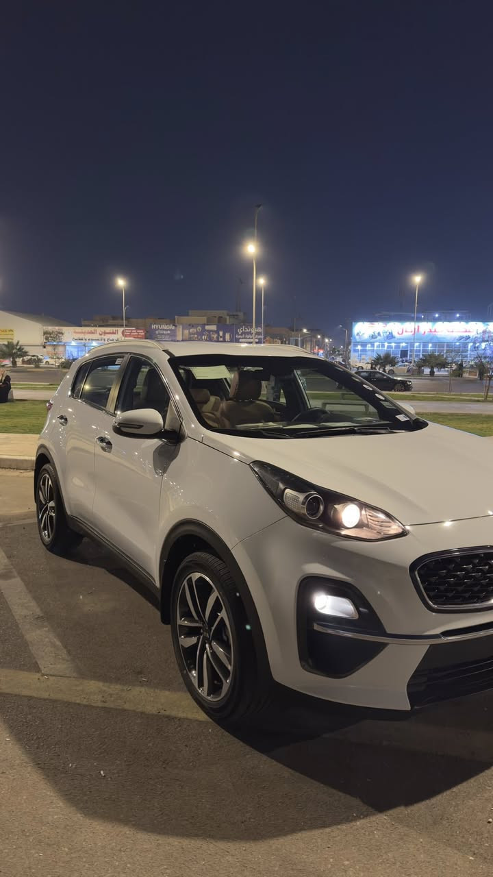 السلام عليكم سبورتج موديل 2021.                                  ماشيه 32 الف ارقام جديده سنويه ل 2031                                ***********
