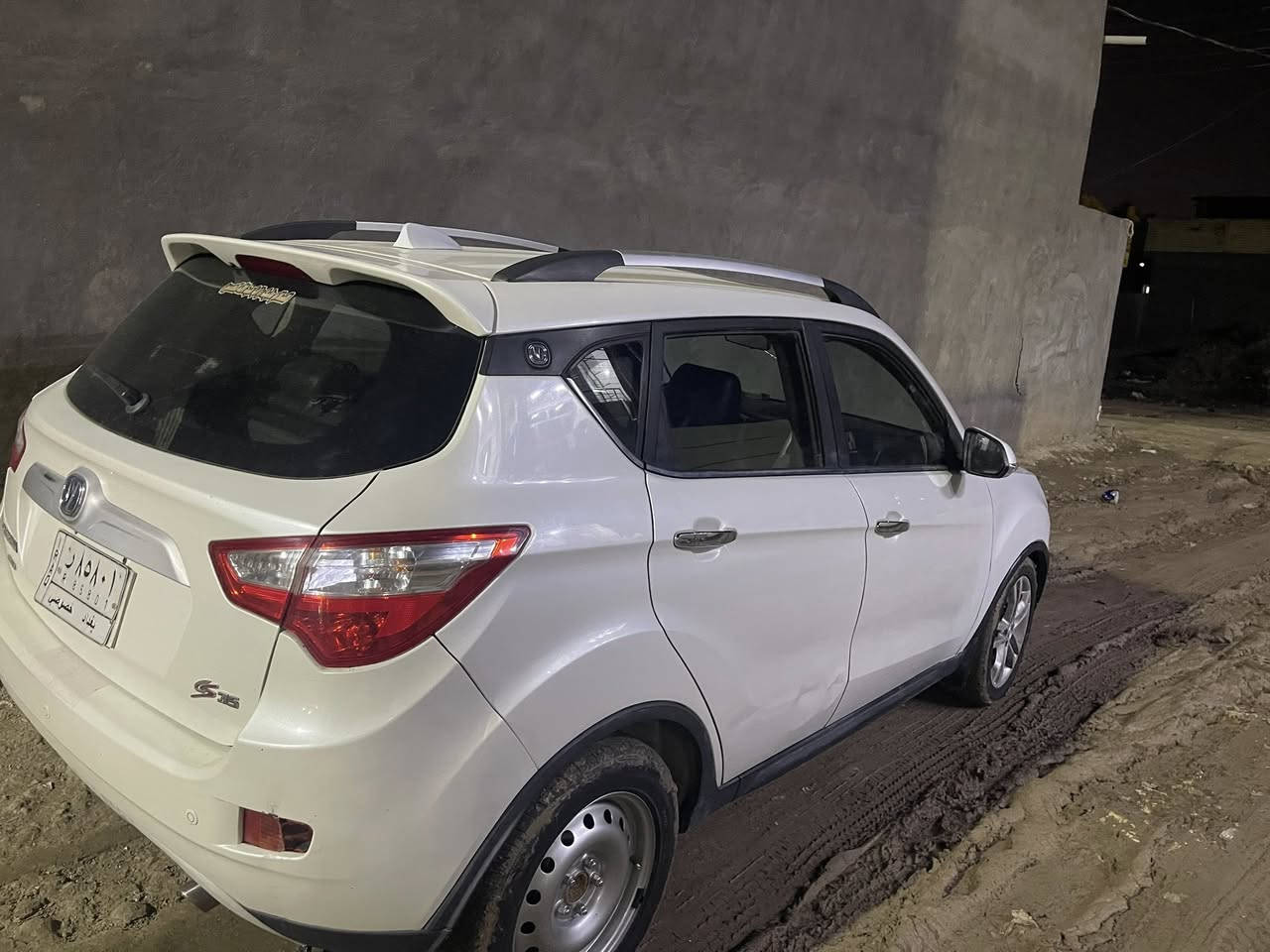 السلام عليكم شانجان cs35 فول مواصفات عدا البصمه صبغ جاملغ امامي صفحة اليمنه ونص باب  خلفي 2015 صدر جديد تبريد ثلج مكينه مجفته درجة اولى ماشيه 132 الفرقم بغداد سنويه مساقطه سياره مال جناي وممتعوبه للبيع او مراوس مكاني بغداد اليوسفيه ناحيه الرشيد 
السعر 65 وبيها مجال 
***********
