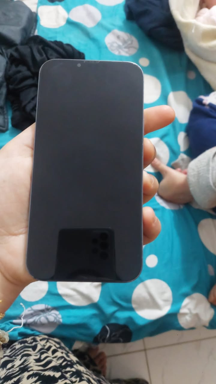 السلام عليكم
13pro max
جهاز بلادي كلشي بلادي 
كامرات ✅سيم كارت✅صوت✅كله فولل

بطاريه 82 بلادي بلادي

كله بلادي بس مستبدل شاشه اصليه ٣ خيارات

لون بحري مميز🩵

مكان بغداد زعفرانيه سعر 525 
***********
