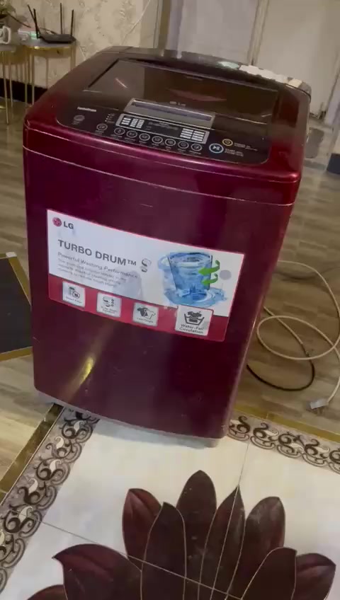 سلام عليكم
غساله هيتاشي جديد نضيفه استخدام شهرين 

غساله LG نضيف وشغاله بس بيه مشكله بسيطه بتخريج الماء 

التصال عله رقم ***********
