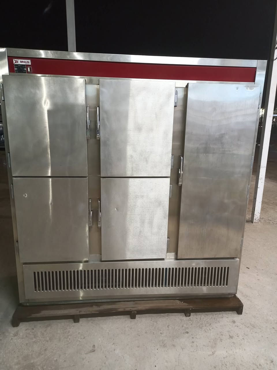 عارضه بريطانيه برون سل ستيل سحقه كناره وخزن جميع اللحوم والغيرها من المواد
السلام عليكم
من رخصة الادمن عارضه بريطانيه ماركة برون سحقه كناره
قياس ارتفاع مترين وعرض مترين سل ستيل خارج وداخل
العنوان بغداد جسر ديالى الكرغوليه خلف محطة الوقود شارع ماركة الهدي قرب ملعب تارتان
الاستفسار الاتصال *********** علمنا بيه وتساب
