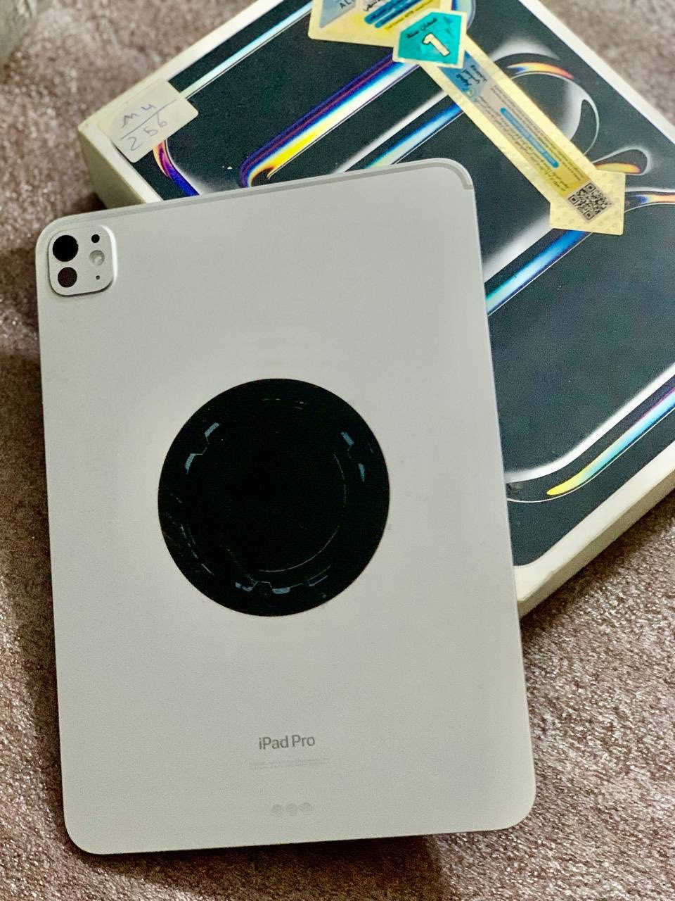 ايباد M4 نضافه ١٠٠ استخدام شخصي
فقط بي طخه شاصي ومو يم الشاشه ابد انطيك ضمان اذا واصله للشاشه تاخذه بلاش 
مراوس ويا ايباد ريد مجك استرا فقط مكاني موصل


**إذا كنت صاحب هذا الإعلان وتريد حذفه لأي سبب، رجاءا أرسل رسالة إلى الدعم الفني**