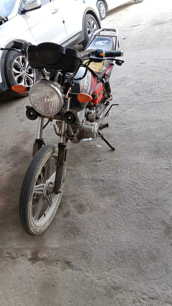 مكلف بنشر دراجه دايوان 2015 اوراق السعر 700 وبيها مجال للتواصل *********** متواجد واتساب
