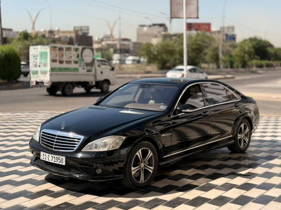 مارسيدس للبيع
(انضف وارخص مارسدس بسوك)
موديـل2007
محرك 8V 500s
سيارة خليجية فول مواصفات
بيها صبغ بجاملغ خلفي وباب خلفيه
وسونار موجود بصور
ماشية 187k الف
سيارة جاهز وكامله علئ اكمل وجه
المواصفات :
اوتو بارك وتحديد مسار وتحكم كشنات خلفي واماي كهربائي
فتحة سقف + رادار امامي + جانبي + جكات + مري شفط +كأمره نهاري 
تدفئه مقاعدو تبريد مقاعد+ كرسي خزن ميموري + ماوس امامي 
تليفون + كراسي كهرباء + بردة كهرباء + بجم زينون

زراكات لايت + كاميرا خلفيه + حساس امامي + خلفي 
انارة ترحيب + سايد بريك دكمه + محرك 8 سلندر 
3 قطع تبريد + شفتات ستيرن + نضام سير على خطوط +تحكم الكتروني للتبريد خلفي
تحكم ستيرن فول + دشبول الكتروني + داخل عسلي
السعر :185 ورقة
مكان : بغداد زيونة
رقم : ***********
