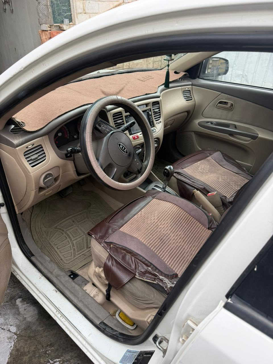 كيا ريو موديل 2012 محرك 1600 بيها صبغ قطعتين تقريبا الباب الخلف الصدر والجاملغ الخلفي نصه المحرك مجفت درجة اولى ورقمها اربيل القديم بأسم شخص كردي السعر 83 وبيها مجال بسيط


**إذا كنت صاحب هذا الإعلان وتريد حذفه لأي سبب، رجاءا أرسل رسالة إلى الدعم الفني**