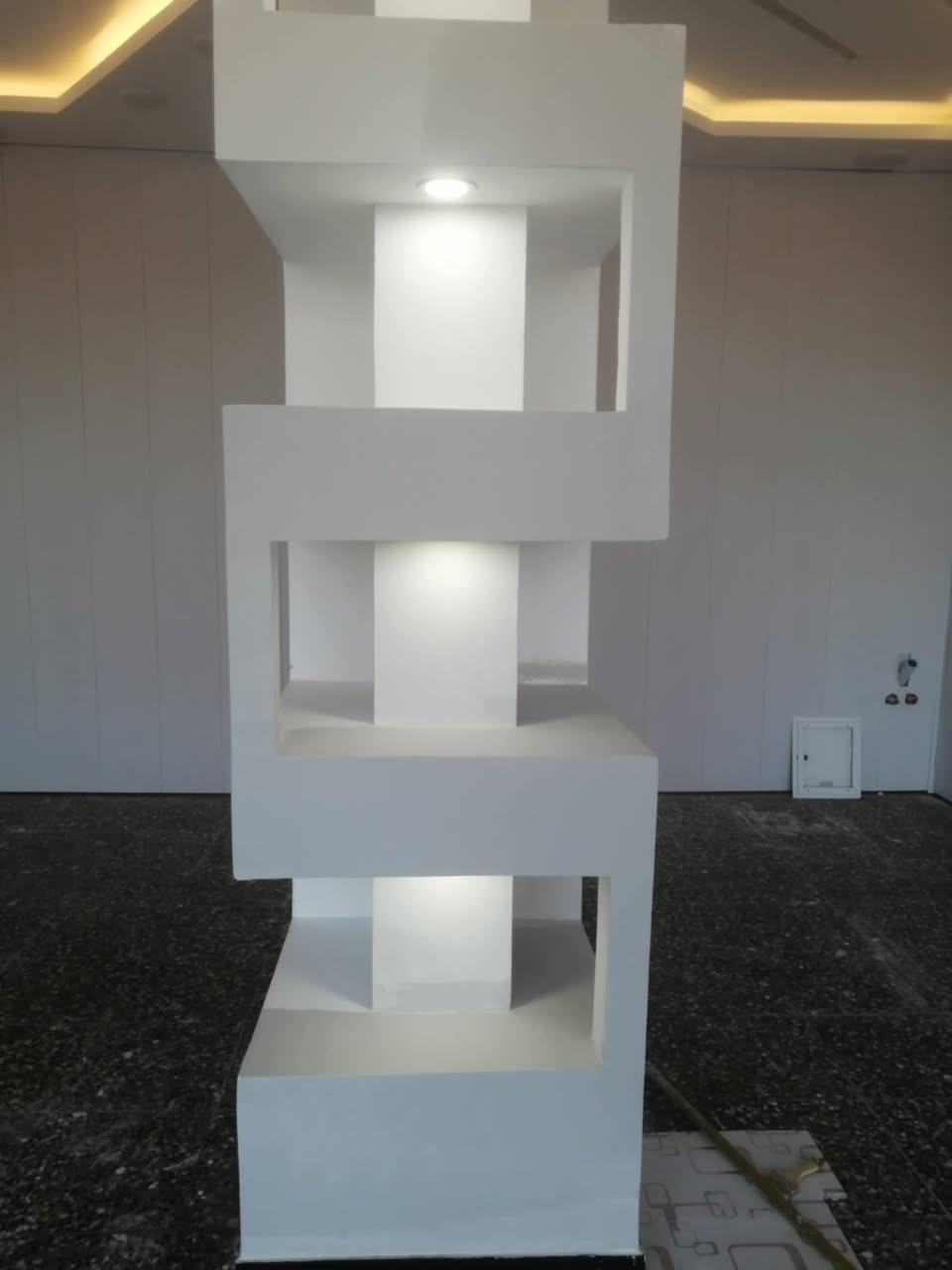 بتوفيق من الله تعالى تم انجاز ديكورات داخليه لصيدليه المحمودية المركزية ديكورات داخليه من تصميمنا الخاص بعض من اعمال كادر مكتب ابو عبدالله للديكورات 
للاستفسار
***********
***********
