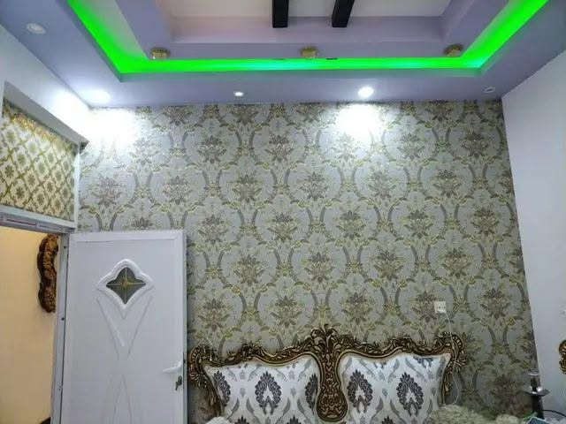 دار زراعي ١٠٠ × ٢٠ طابقين للبيع الطابق الاول يكون من استقبال +صاله +مطبخ +غرفه +صحيات داخليه و خارجيه 
ملاحظه سقف الطابق الاول جبسن بورد عمل مغربي الطابق الثاني يكون من غرفه نوم عدد(٢) +صاله +صحيات + بيتونه ملاحظه سقف الطابق الثاني سقف ثانوي ارضيه البيت سيراميك من الطابق الاول إلى البيتونه 
عنوان الدار :زراعي التحرير (محمد ليلى )قرب جامع المدينه المنوره الجزء الثاني سند ٢٥
***********
