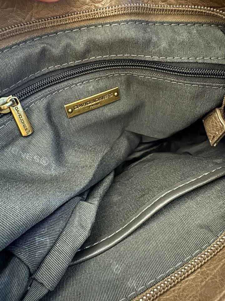 جنطه مختمه من الداخل
***********
