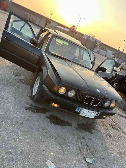 سلام عليكم 
بي ام 520 مفتوح كير عادي 
مكينه وكير خير من الله
حداديه امامي خلفي جديد 
غرفه جديده كلهه كهربائيات كله شغاله ومابيهه جطل
سنتر لك ريمونت السياره بلاديه بدون ضربه 
شلعه تشك الكاع شرط واحد واثنين بطناش 
السعر 38 مكاني بابل حي العسكري
*********** حلة
