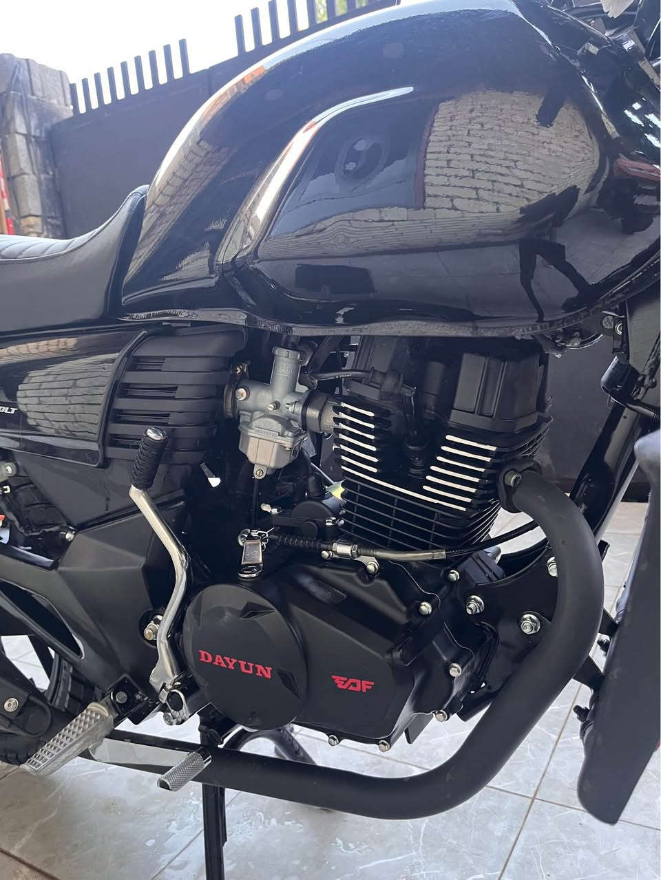 دايوان لايتي 200 cc  موديل 2025 ممشاهة (5000)
رقم اربيل الدراجة بأسمي تحويل ثاني يوم.
دراجة جديدة كلش واي شي مناقصهة دهن ام زويل لتر و 200 فلتر شوته كل شهر ابدلة ولا صرفت ولا تصرف بانزين . شادلهة مازدة زنون ب 40 ولاصلية مالتهة موجودة . السعر 2600 وبيهة مجال حك الجية

العنوان : ابو غريب 
*********** واتساب واتصال موجود الفلوجة, الأنبار
