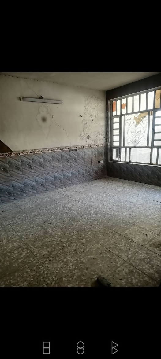 منزل للبيع /150متر /واجهة 6/يتكون من /طابق واحد / يتكون من /2غرف / صالة /مطبخ /وخدمات /موقع ممتاز /شهداء البياع خلف جامع الكبيسي /الاستفسار على هذا الرقم /***********/السعر مناسب
