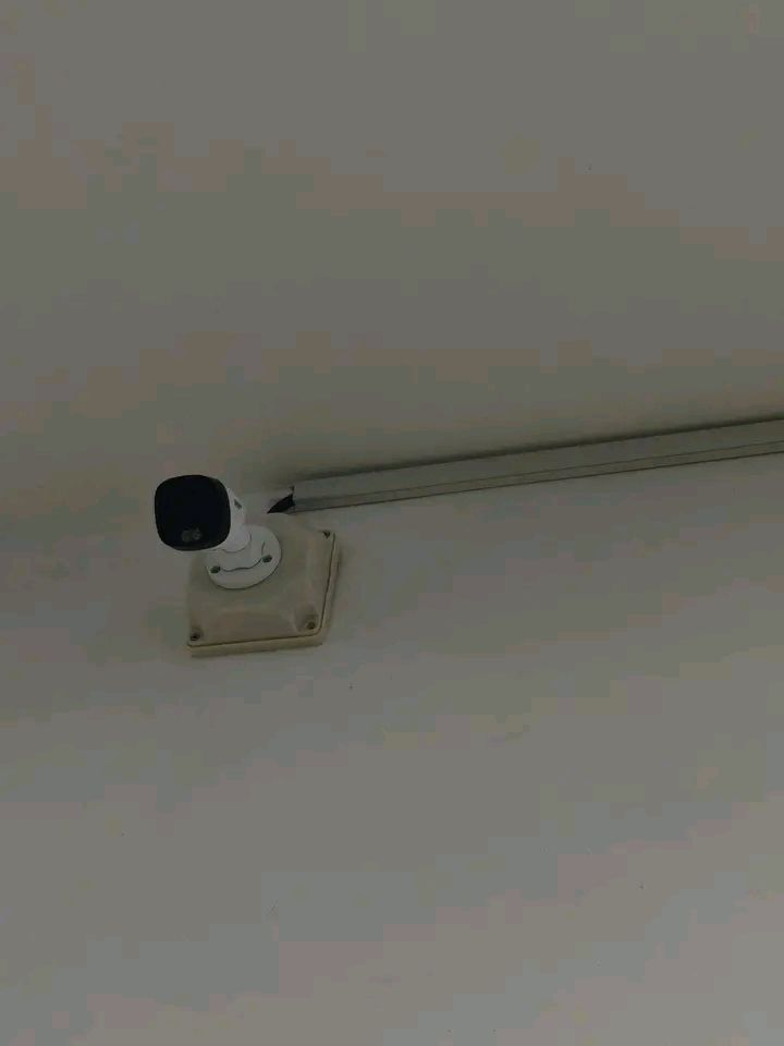 متوفر لدينا جميع أنواع كاميرات المراقبة بأعلى دقة وأفضل المواصفات  🔥
أنظمة حديثة تناسب المنازل، الشركات، المحلات، والمشاريع بكافة أنواعها.
🔹 جودة تصوير عالية
🔹 أجهزة أصلية مع ضمان 
📍 العمل داخل بيجي و تكريت حصراً


**إذا كنت صاحب هذا الإعلان وتريد حذفه لأي سبب، رجاءا أرسل رسالة إلى الدعم الفني**