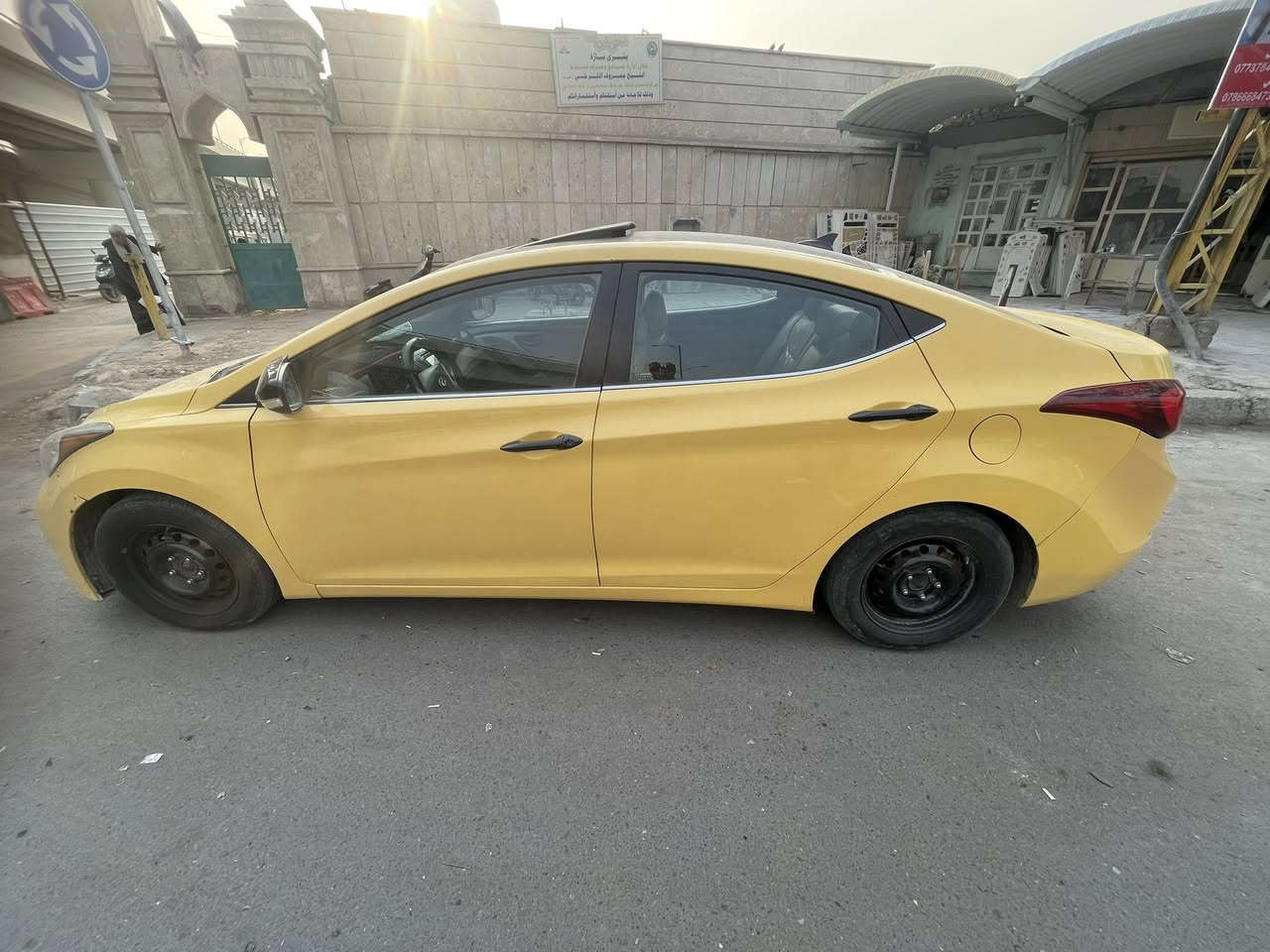 سلام عليكم الانترا موديل 2015محدث 17بس دعاميه السياره فول 1/1سونار موجود بل  منشور مصفره هيئه وغرامات بسمي السياره تحويل ثاني يوم السعر 115وبيها مجال مكان بغداد قرب مستشفى الكرامه رقم تلفون***********
