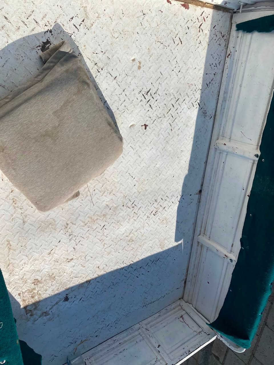 سلام عليكم ستوته للبيع ستوته شغاله بل كامل محرك 24كهربائيات شغاله بل كامل السعر 950وبيها مجال رقم الهاتف ***********مكلف بل نشر خابرني
