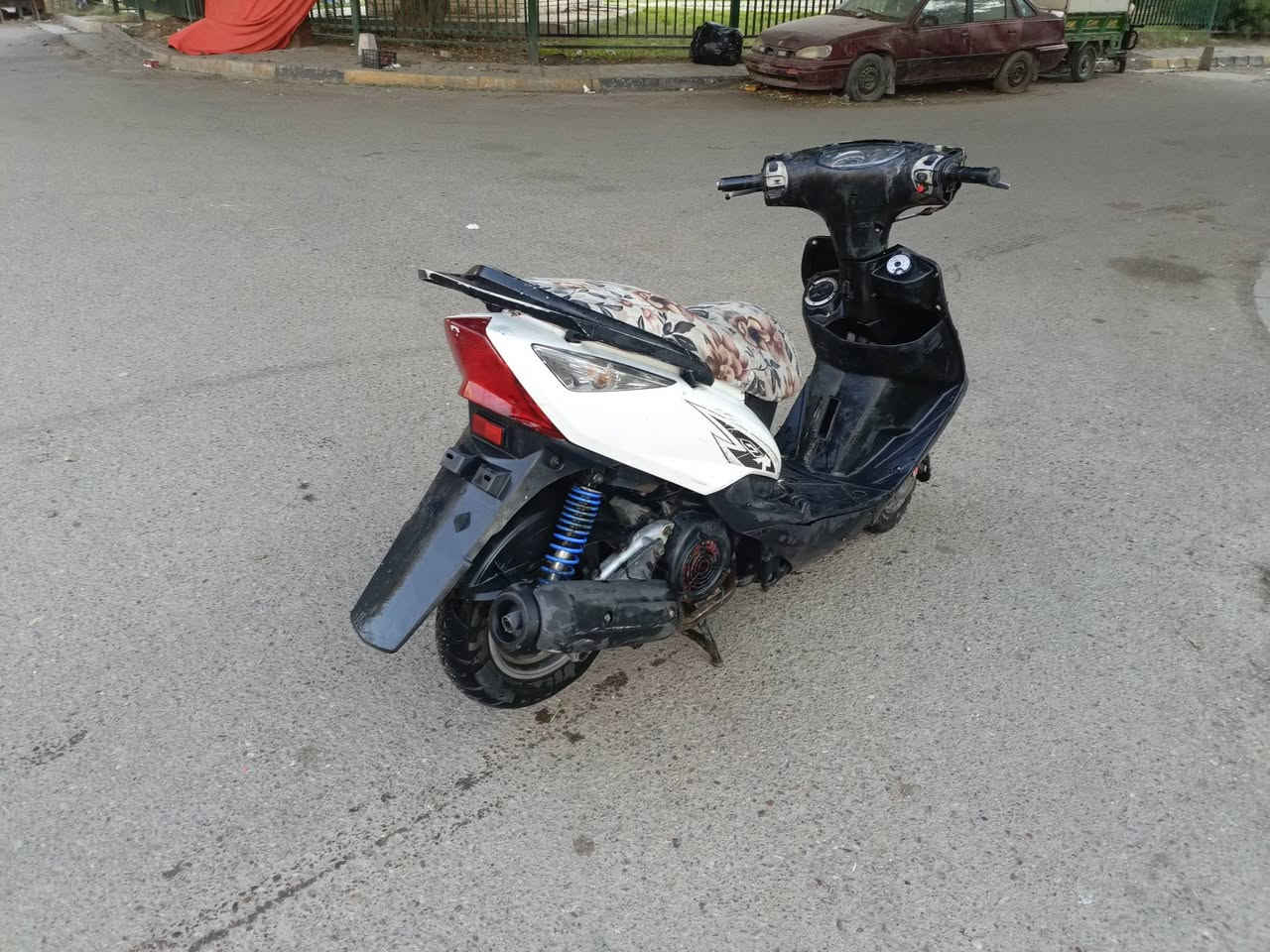 السلام عليكم دراجه ماكس ثعلب نظيفه محرك حلو وناعم شلعه معدل قوي سلف هندر كهربائيات كلهه شغاله نقص بس وجه ودبلات الاماميه تعبانه الباقي نظيف رايدهه 300 الف مكاني شارع حيفا ***********
