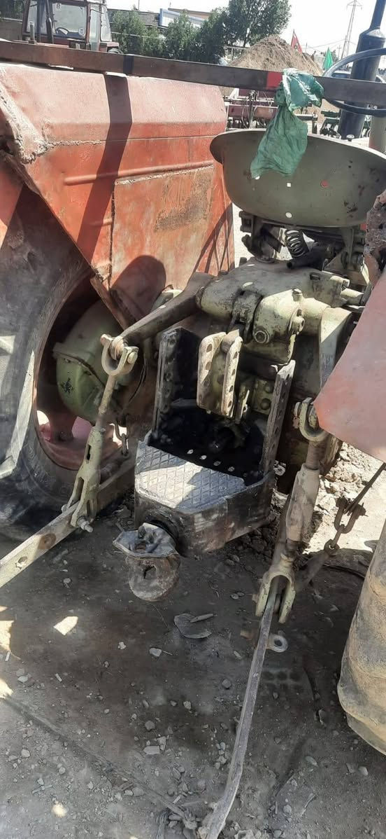 مكينة عنتر موديل 88 بور ستيرن مال جناي جاهزة نظيفة واسط الزبيدية للاتصال ***********
