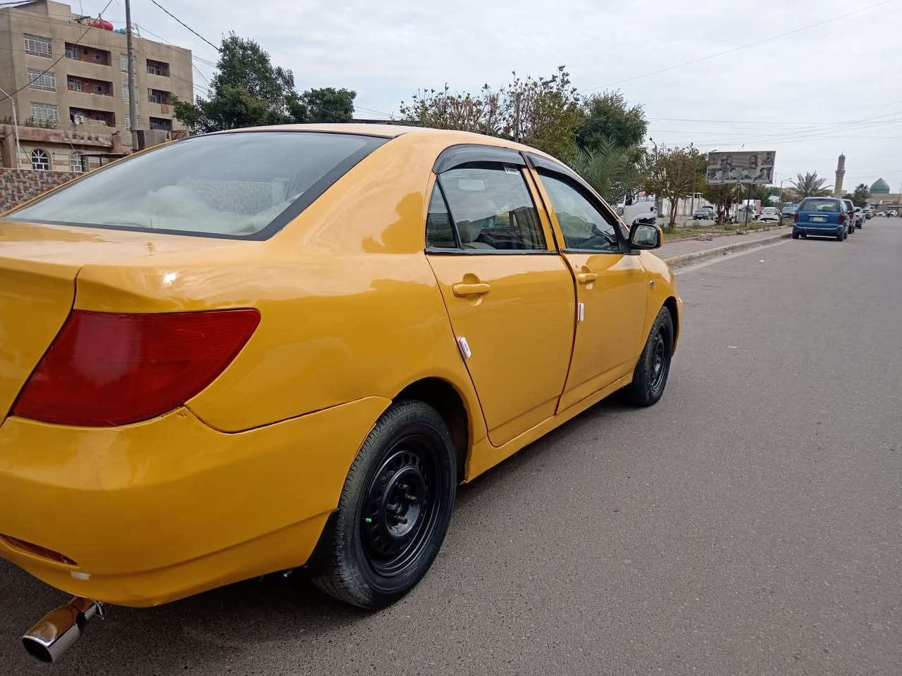 السلام عليكم بي واي دي ٢٠١٠ مكينه وكير مكفولات كهربئيات شغاله تخم تاير صدر جديد غرفه حلوه مشروع وطني رقم دولي سياره حلوه ترايهه ناعم سياره عضمتهه حلوه مصبوغة حزام جماليه شاشه نقصهه فقط تبريد منضومه كامله مكانهه بغداد الحريه السعر ٣٧ الاتصال ***********
