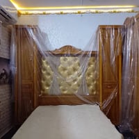غرفه نوم • خشب ٥ ملم • مستعمل ٦ أشهر
