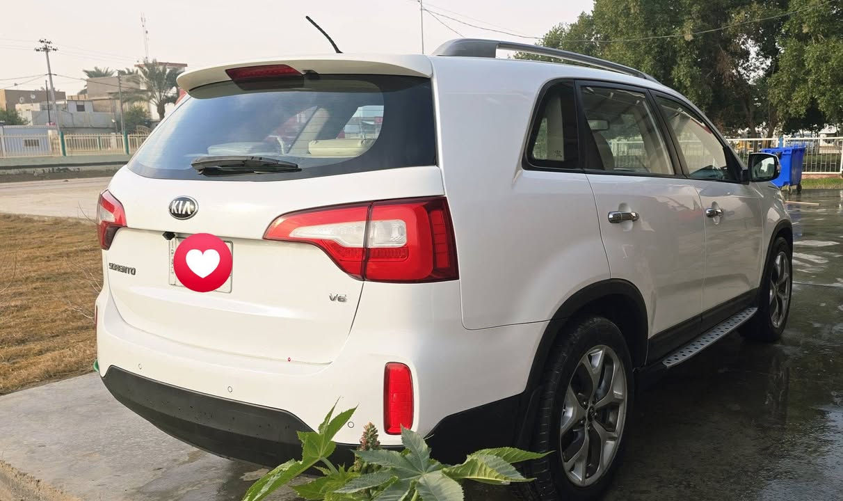 السلام عليكم
سياره سورنتو للبيع

موديل 2015 مكفوله كفاله عامه 
رقم بغداد بسمي شرط التحويل 

المواصفات 

 كامره خلفيه 
حساسات امامي وخلفي 
بك لايت LED
ويل كب 19
 بصمات 
كشنات جلد
سبعه  7 راكب
مري كهرباء 
كشنات جلد 
اناره بل يدات باب 
اناره داخلي 
6 سلندر
شاشه لمس 
اشاير بلمري 
تحكم ستيرن
اشاره ترحيب 
قطع تبريد عدد 3
كرسي السائق  كهربائي
تبريد وتدفئه شغال
سعر: 198 وبيها مجال
مكاني بابل الحمزه الغربي

الاستفسار: ***********
                ***********
