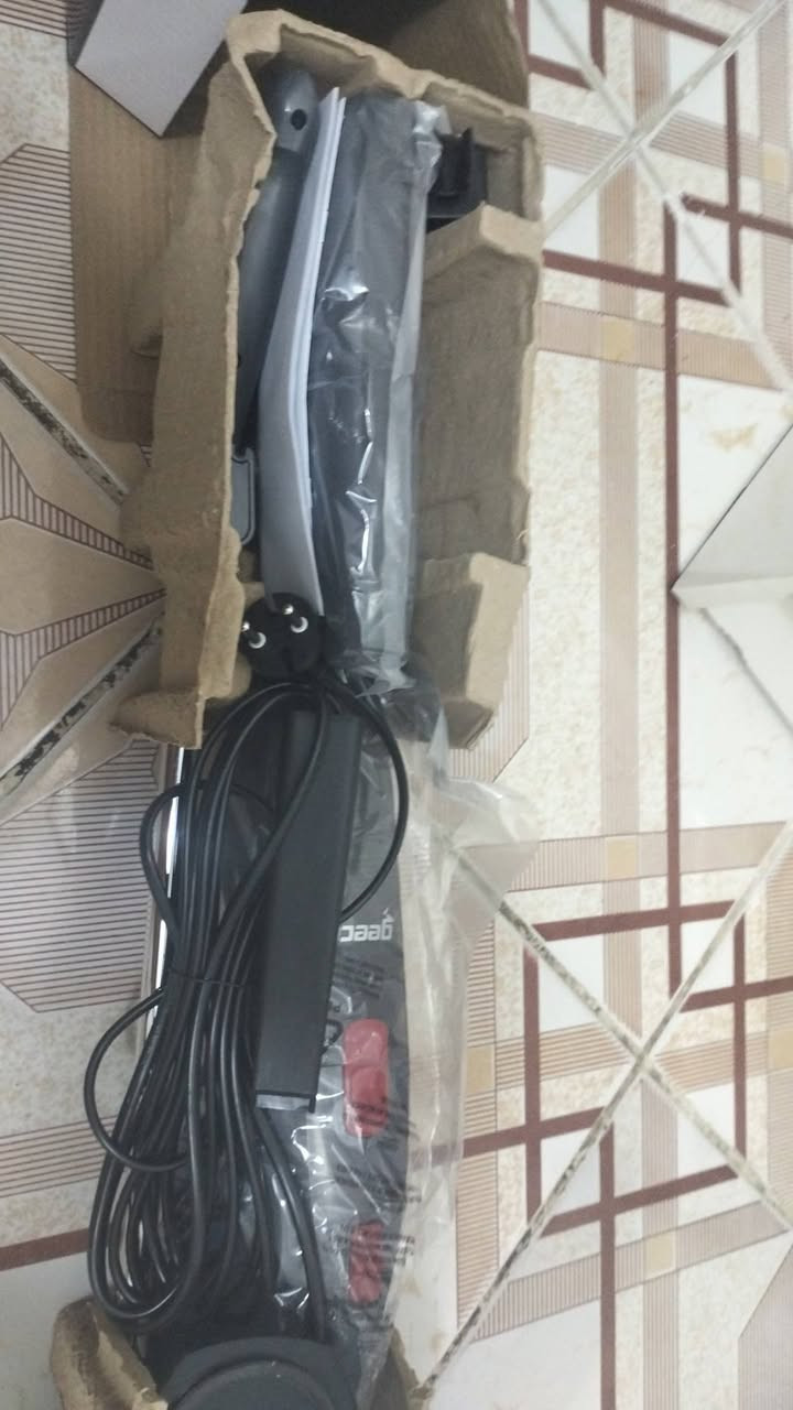 السلام عليكم مكنسه كهربائية جديده للبيع السعر 50 و بيها مجال مكاني كربلاء حي العامل *********** للتواصل وتساب فقط شغال و ما مستخدميها شوفت عينكم
