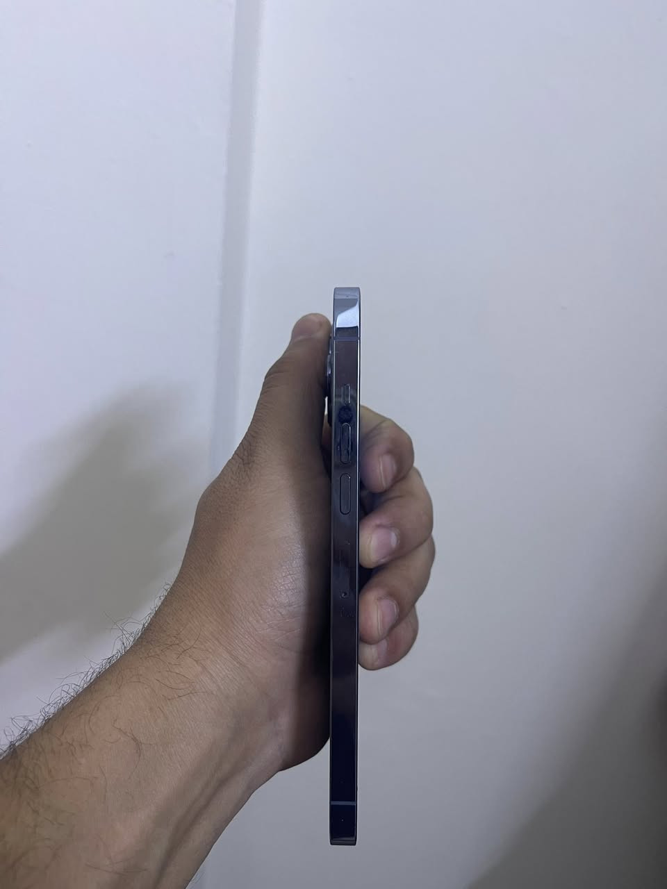 السلام عليكم
13 برو ماكس ذاكره 256 مع كامل الماحقات
نظافته 100‎%‎ 
بطاريه 79 بس متصرف شحن
على ايدي من نزل لهذا اليوم 
اللون بحري
السعر 625 وبي مجال بسيط 
عنواني زيونه ***********
