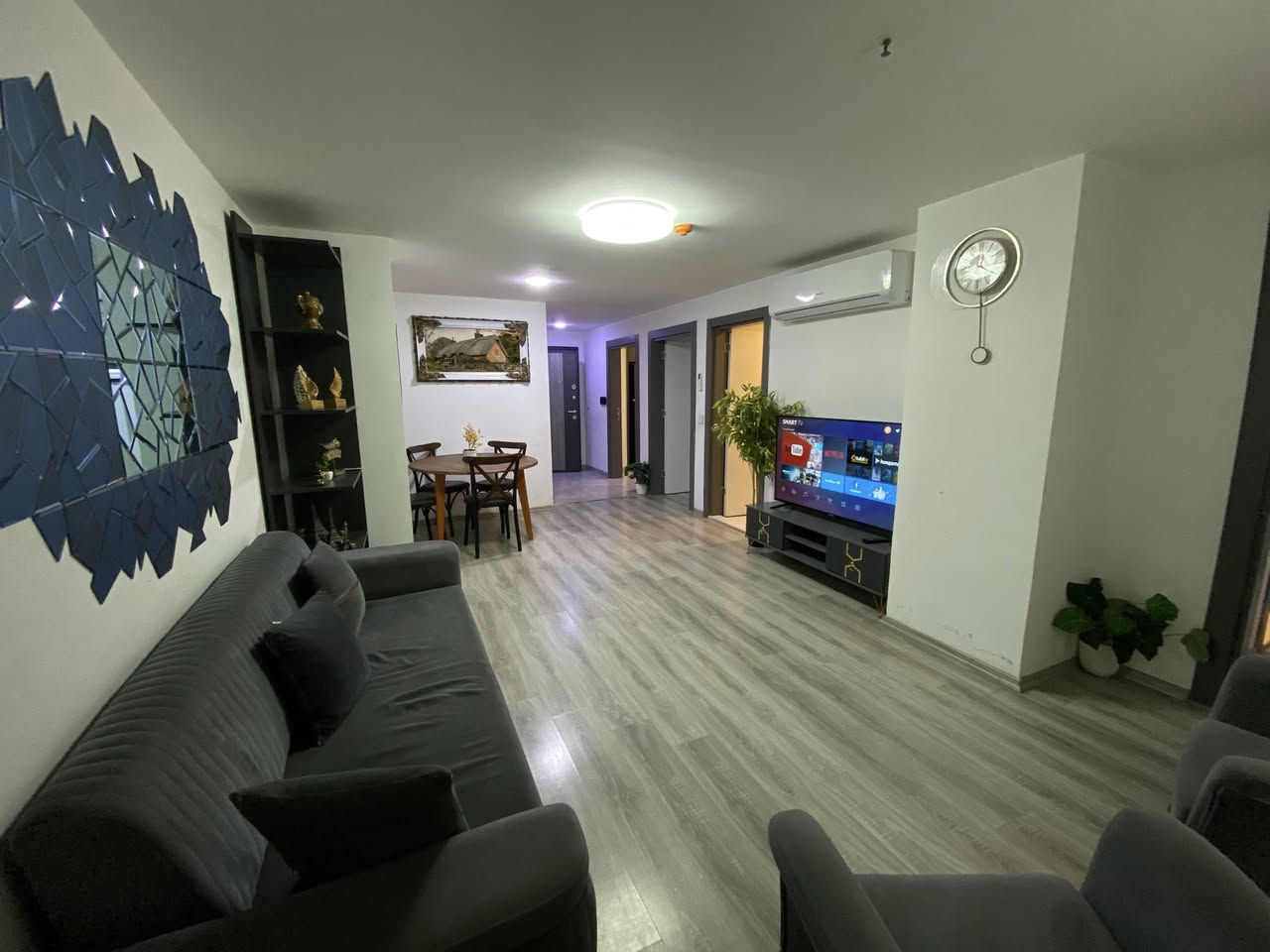 ‏شقة للإيجار في أربيل
‏في مجمع سكني لايف تاورز
‏داخل مربع الذهبي 
‏شقة متوفر غرفتين وصالة 
‏مؤسسة بالكامل 
‏مساحة 135 متر
‏طابق 20 
‏الاستفسار أكثر على ال WhatsApp 
***********📞
***********📞
