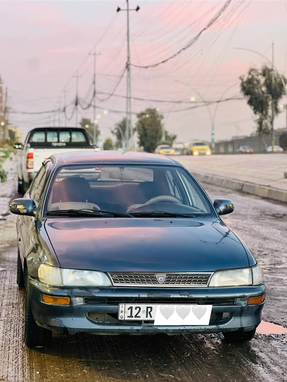 سياره كورلا للبيع موديل ١٩٩٢ نظيفة وهزة بيها كامل تحويل مباشر وبدون غرامات كير توماتيك جامات كهرب كابون بانزين بيها شرط التحويل وكالة ما اعطي بس تحويل تواصل وياي ***********
