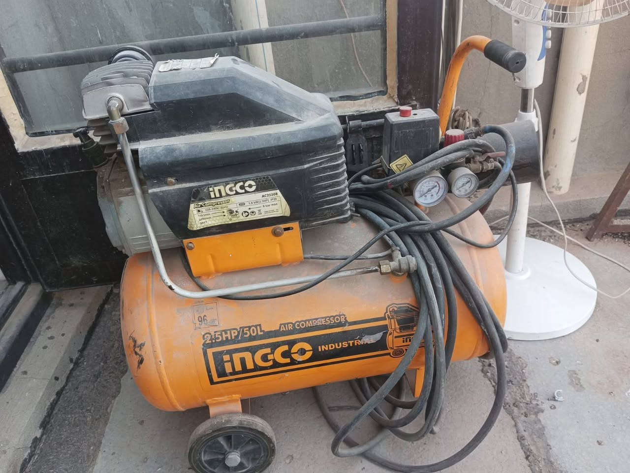 السلام عليكم
عندي هذني الغراض للبيع للأستفسار الاتصال على رقم ***********
