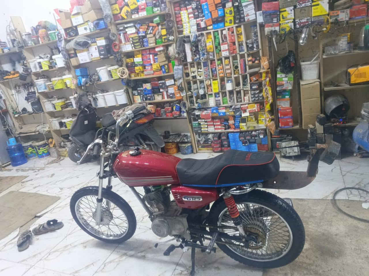 سلام عليكم ماطور كلك اللبيع الماكينه مفتوحة  السعر 325بدون راصطه وبيهة مجال حك الجية ***********واتساب
