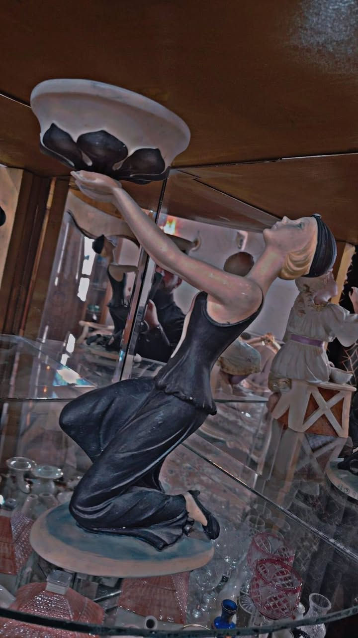 ياألله يالله سلام عليكم متاح تحف واجهزه كهربائيه اصليه اي استفسار الاتصال على هذا الرقم *********** او ع الخاص
