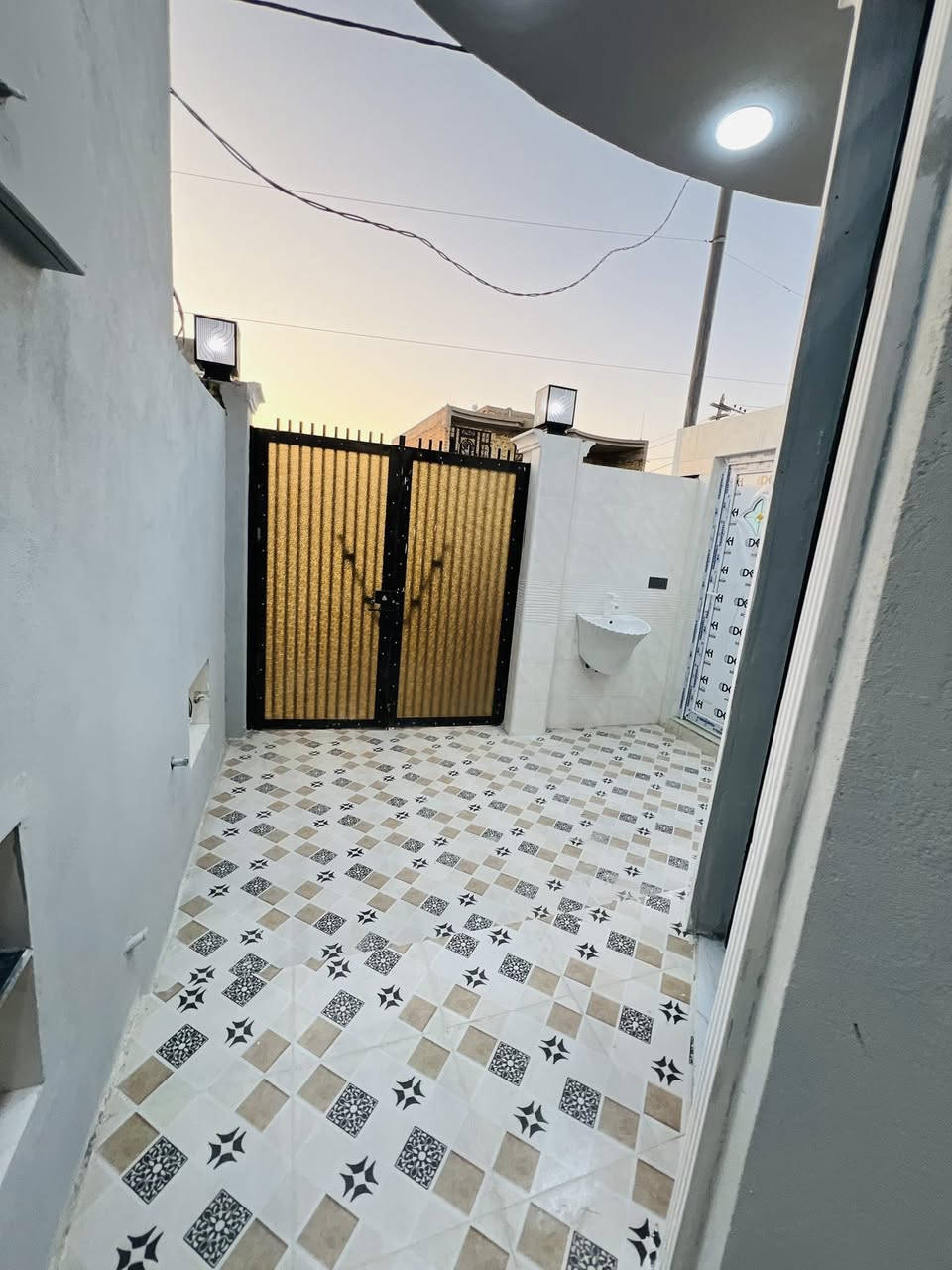 مشتمل للبيع – حي الحوراء (100م)
📍 قرب شارع الكفاح – على شارع 20 – قريب من المدرسة
📜 طابو صرف
🏠 طابق واحد – بناء جديد
✨ شغل درجة أولى
🔌 خدمات كاملة
📍 موقع مميز جداً

للاستفسار والتواصل: ***********
