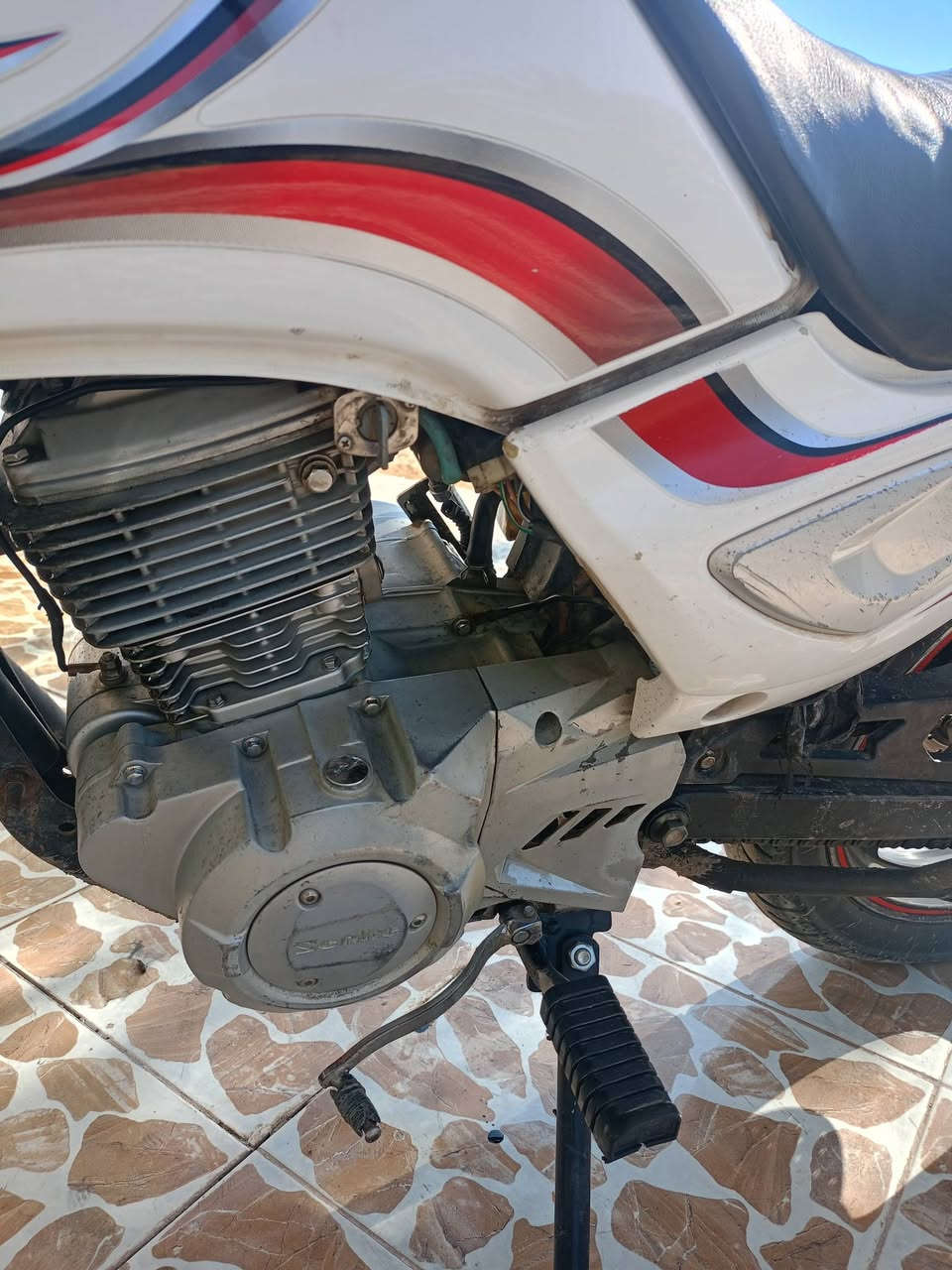 السلام عليكم دراجه سنكي نضيفه دراجه كامله نكره سلف كهربائيات شغاله محرك جديد لاتنقيص ولا تبخير أوراق كامله السعر 650 وبي مجال الاستفسار ***********
