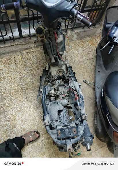 للبيع ماكس ثعلب الدراجه كايمه السعر 120 وبيه مجال *********** العنوان كربلاء حي الموضفين
