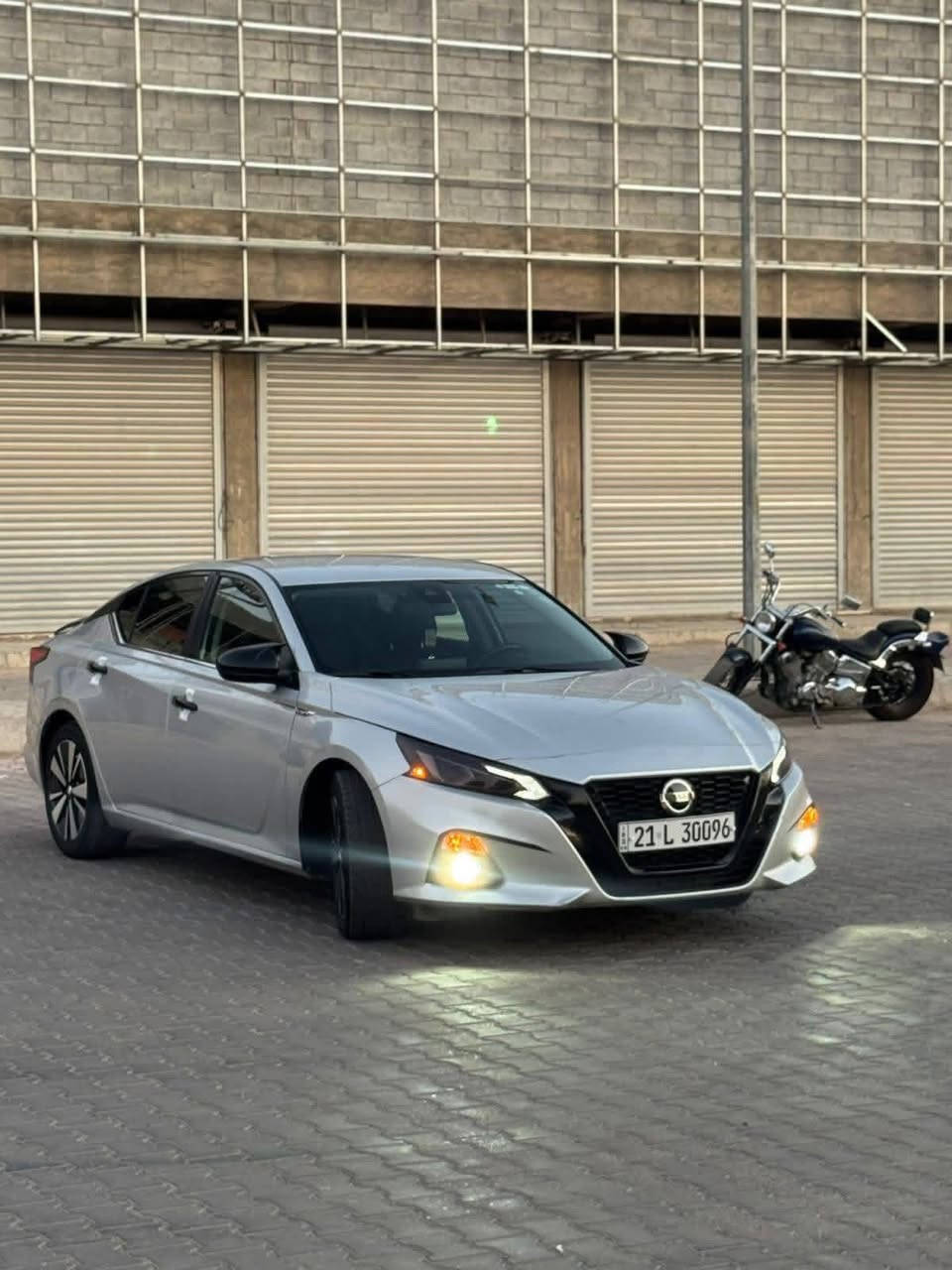 السلام عليكم..
نيسان التيما 2021 مواصفات SV
ماشي 88ميل
الضرر/ جاملغ الخلفي جهه السايق صبغ وقبغ الصندوق مبدل بلادي  السونار مرفق مع الصور
بشرط الحوض بدون دواخل 
بجم كبس ايرباكات على وضع الشركه
گير ومكينه بلادي بدون اي نقص بشرط برغي ما مفتوح.
مواصفات معروفه / شاشه اعطال كبيره.. شاشه كبيره لمس.. رادارت جانبيه.. حساسات امامي وخلفي.. توقف ذاتي.. مثبت سرعه.. مانع انزلاق.. تحديد مسار.. تحكم استيرن..كشن سايق كهرباء..وبعد بيهه مواصفات
رقم سليمانيه دولي وسنويه جديده لحد 2028
السعر المطلوب / 151 وبي مجال
للاتصال *********** واتساب
