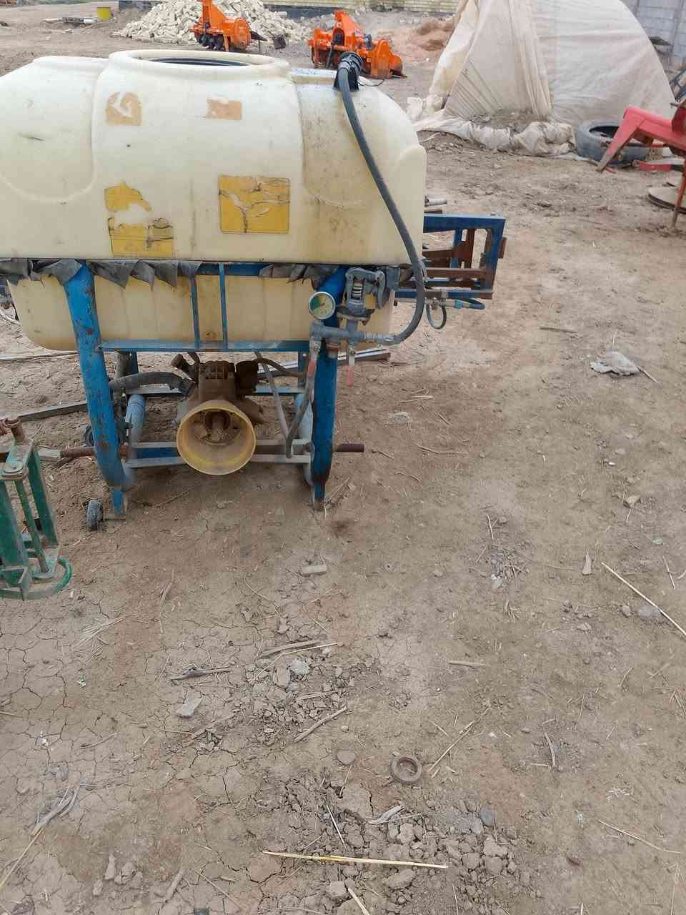 السلام عليكم ورحمة الله وبركاته
معدات زراعيه للبيع
مقطوره تزن 3600لتر ..رفاس عدد اثنين هندي وزن ثقيل بوكس ضخم مترين وعشره ...حاشوش جت مرشات مكافحه عدد 2 الراغب بالشراء الاتصال على الرقم. ***********
