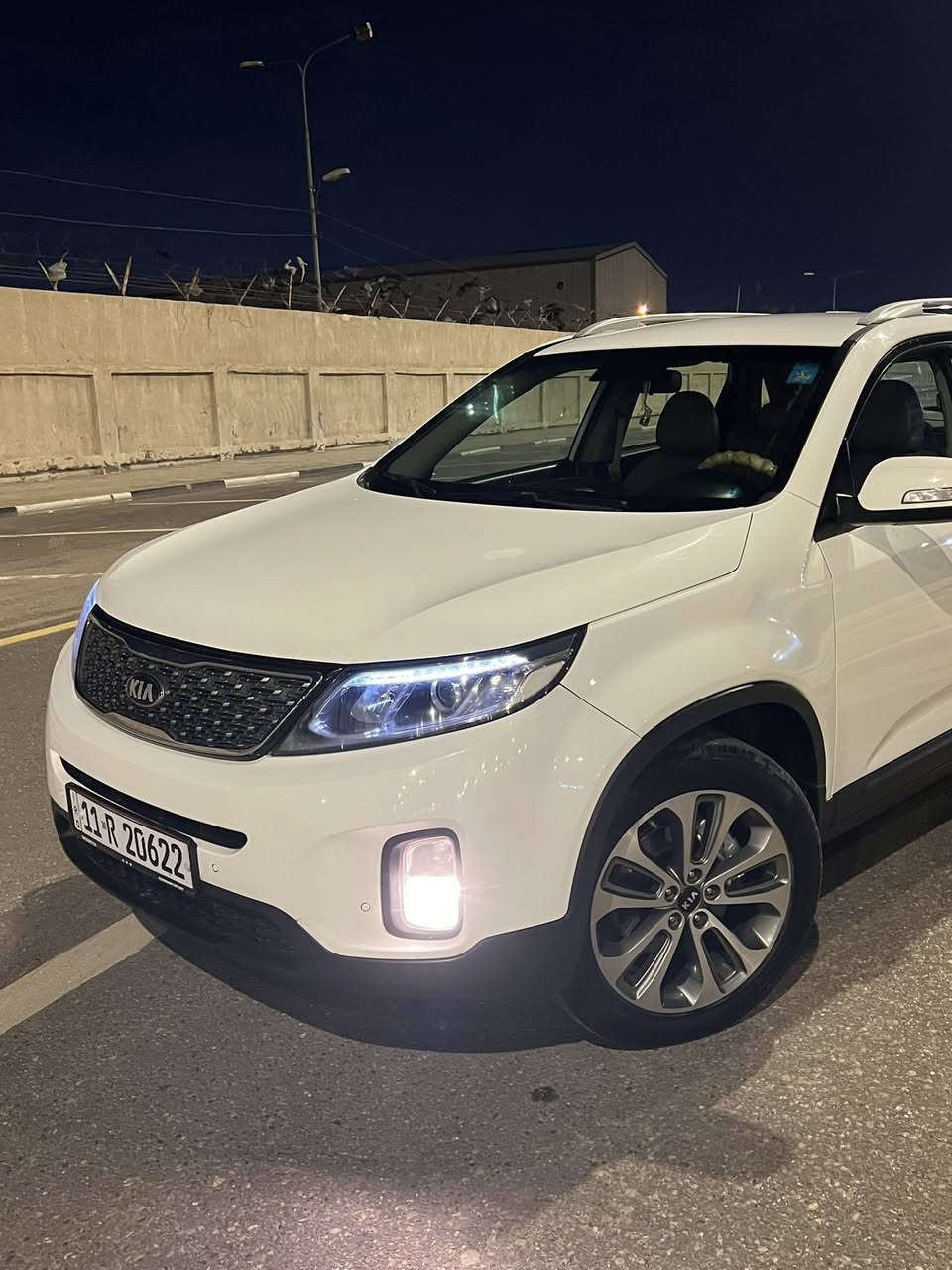 السلام عليكم كيا سورنتو 2014 خليجي 6 سلندر بصمة تشغيل و بصمة ابواب كامرة خلفية حساس خلفي و امامي كشنات جلد وكشنات كهربائية لد داخلي سبعة راكب تبريد ثلاث قطع مري شفط تخم تاير جديد حدادة جديدة هزة جديدة رقم بغداد وراعيها بالبصرة السيارة مكفولة عدا الجاملغ الامامي الايسر موضح بالسونار السعر 175 واذا مراوس بسارة صالون مكان السيارة بالبصرة ***********
