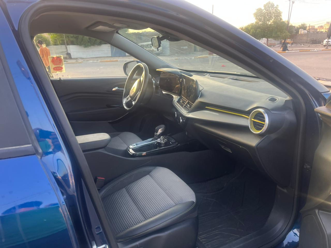 🔥 للبيع بسعر مناسب  او المراوس بشرط رقم بغداد                   Chevrolet Trax LT 2024 LT 2024 🔥

الوارد: أمريكي 
مرقم بغداد جاهز تحويل ✅

حادث خفيف جدًا  2 قطع                                                                     باب + جاملغ فقط
السيارة مرتبة ونظيفة  👍

أبرز المواصفات:
✔️ شاشة 11 إنج وكالة
✔️ تشغيل بصمة + ريموت ستارت
✔️ Apple CarPlay / Android Auto لاسلكي
✔️ كاميرا خلفية HD
✔️ تحذير مغادرة المسار
✔️ فرملة طوارئ
✔️ مثبت سرعة
✔️ محرك تيربو اقتصادي وعزم ممتاز
✔️ تبريد قوي جدًا

السيارة استخدام شخصي وما تحتاج أي صرف
السعر: ( 140$) قابل للتفاوض للجاد فقط

📍 بغداد
📩 للاستفسار خاص *********** فقط وتساب
