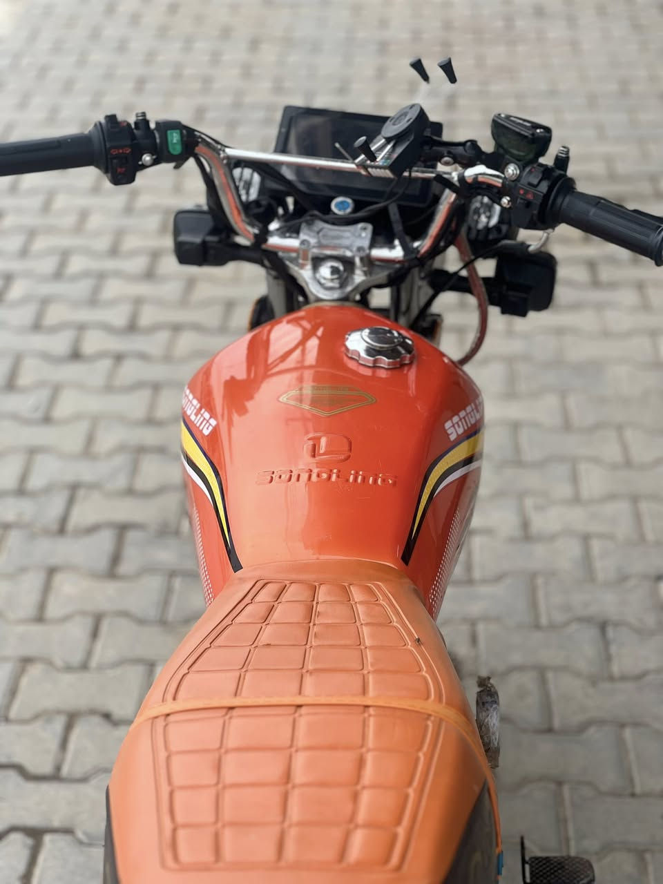 السلام عليكم 
للبيع دراجه تايكر 2025 كامله من كل نقص عداد الكتروني شاشه لايت عالي تاصي لد اوراق كامله محرك مكفول شرط النعدل والشلعه عقل رياضي  8فصلات وعقل البلاد موجود صلنصه ربع كاتم وصوت عالي مكاني تقاطع القدس الحديد السعر 750 وبيها مجال للطيبين


**إذا كنت صاحب هذا الإعلان وتريد حذفه لأي سبب، رجاءا أرسل رسالة إلى الدعم الفني**