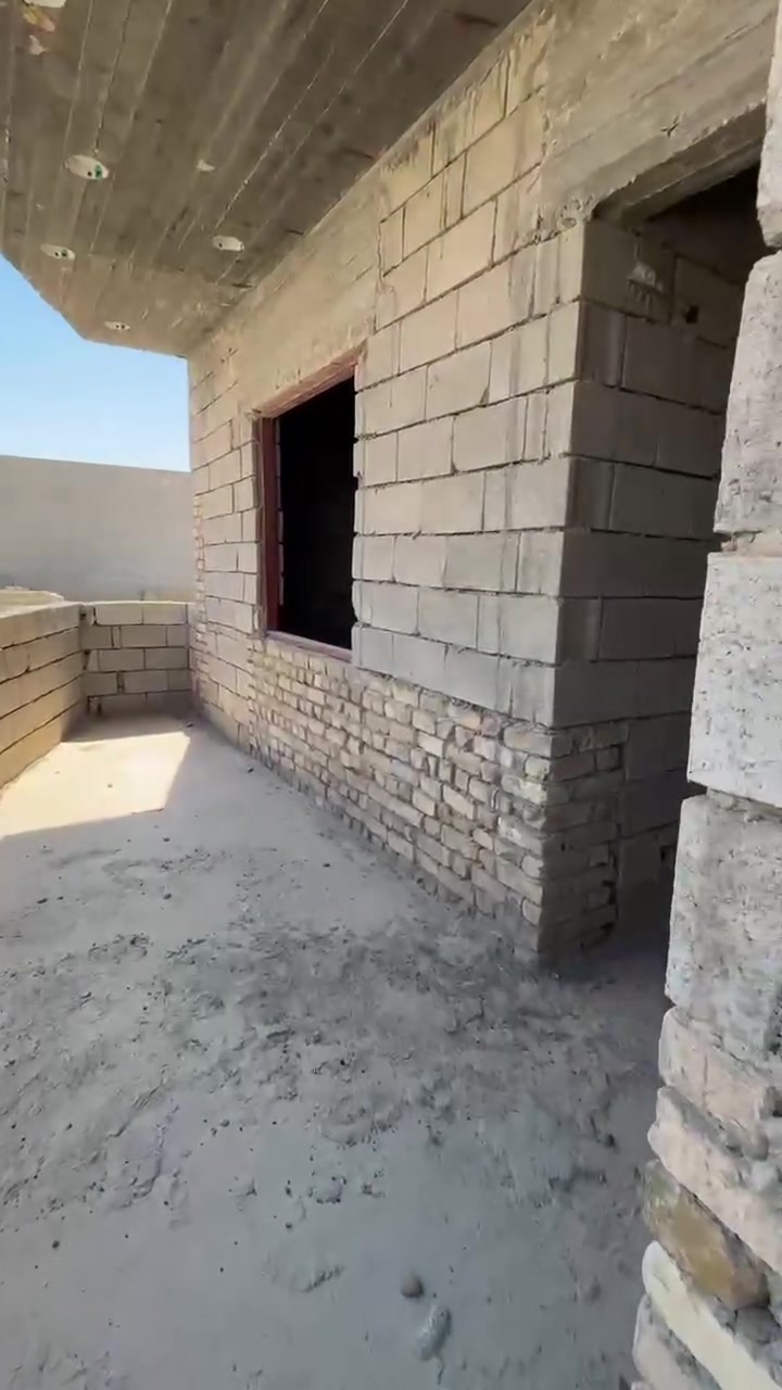للبيع هيكل مساحة 200 م
على شارع 20 
الموقع📍 : تكريت / القادسيه( حي الشهداء ) المنطقه المقابل ابراج مول📍

طابقين درج خارجي 

الطابق الارضي (تأسيس ماء مجاري كهرباء كامل)
2 غرفة نوم 
1 صاله 
1صحيات داخليه و 1صحيات خارجيه 
غرفة استقبال 
مطبخ حار بارد
كراج يكفي للسياره
ممر داير البيت ما طابگ من جميع الصفاح

الطابق الثاني 
مطبخ 
1 غرفة نوم
غرفة استقبال
صاله 
صحيات
درج خارجي للسطح

باقي التفاصيل موضحه بالمنشور 
رقم ***********
