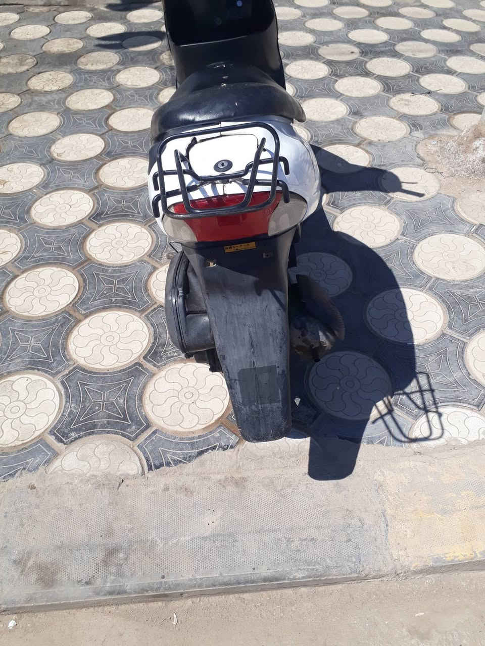 دراجة ساسوكي حلوة مرتبة كهربائيات شغالة بس السلف ما يشتغل مفتوحة بوش وبستم  أول مرة تنفتح ٢٥٠ اتصال ***********
