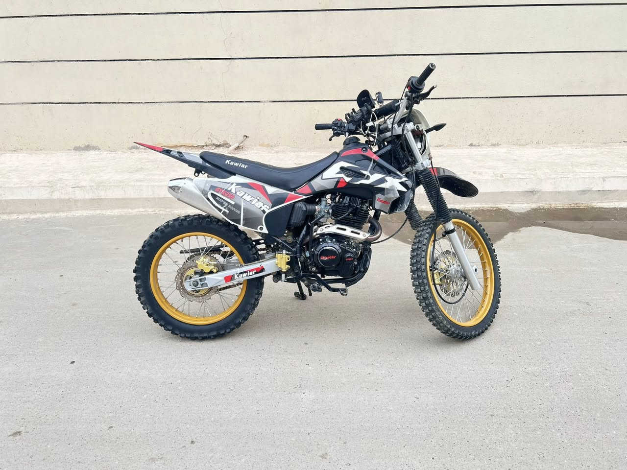 السلام عليكم شباب
🏍️ دراجة للبيع 🏍️
قفاز كايوار
موديل 2025
المكينة مكفولة وما مفتوحة نهائياً
الدراجة نظيفة وحلوة وما بيها شي
نصبتها حلوه
أوراقها كاملة
السيباية ورا موجودة
بس بيها شغله وحده فقط بيها طبگ تشتغل من الشخاطه مال السلف
للاستفسار الجاد فقط ***********📞واتساب فقط 
والله يبارك بالنصيب ✨
